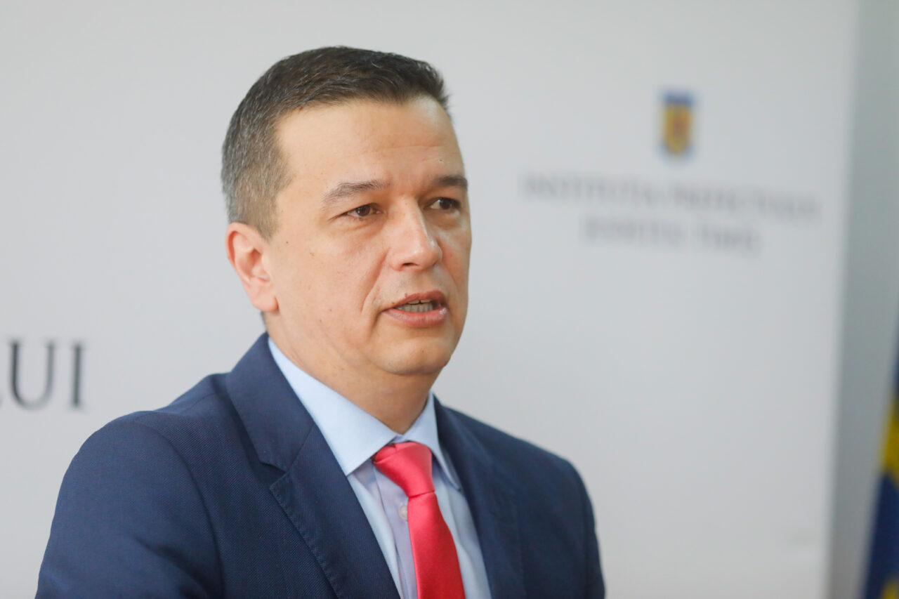 VIDEO | Sorin Grindeanu, despre semnarea contractului pentru construcția lotului 3 din Autostrada Sibiu-Piteşti: „Este un foarte important proiect pentru români, care se lasă așteptat de prea multă vreme”