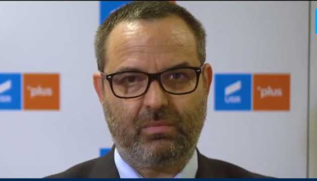 Un cunoscut avocat din Buzău a fost găsit strivit între maşină şi poarta casei sale