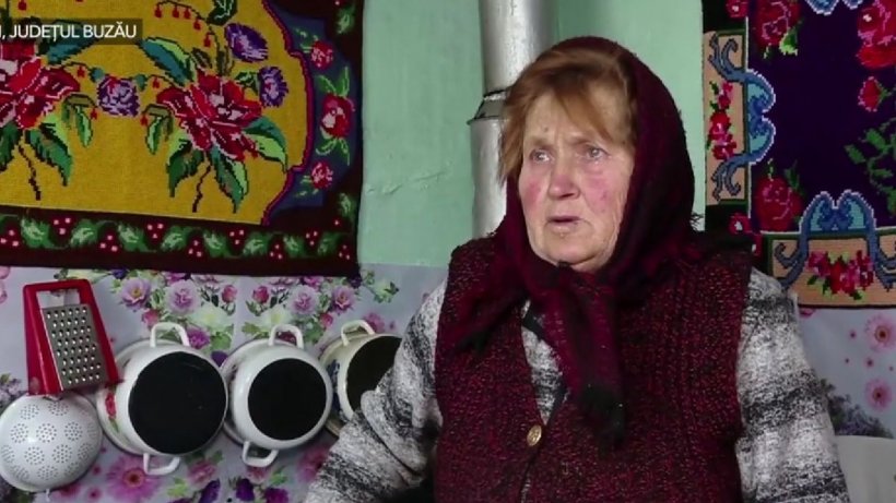 Cum arată satul din România care mai are un singur locuitor. Tanti Riţa locuieşte singură de 15 ani