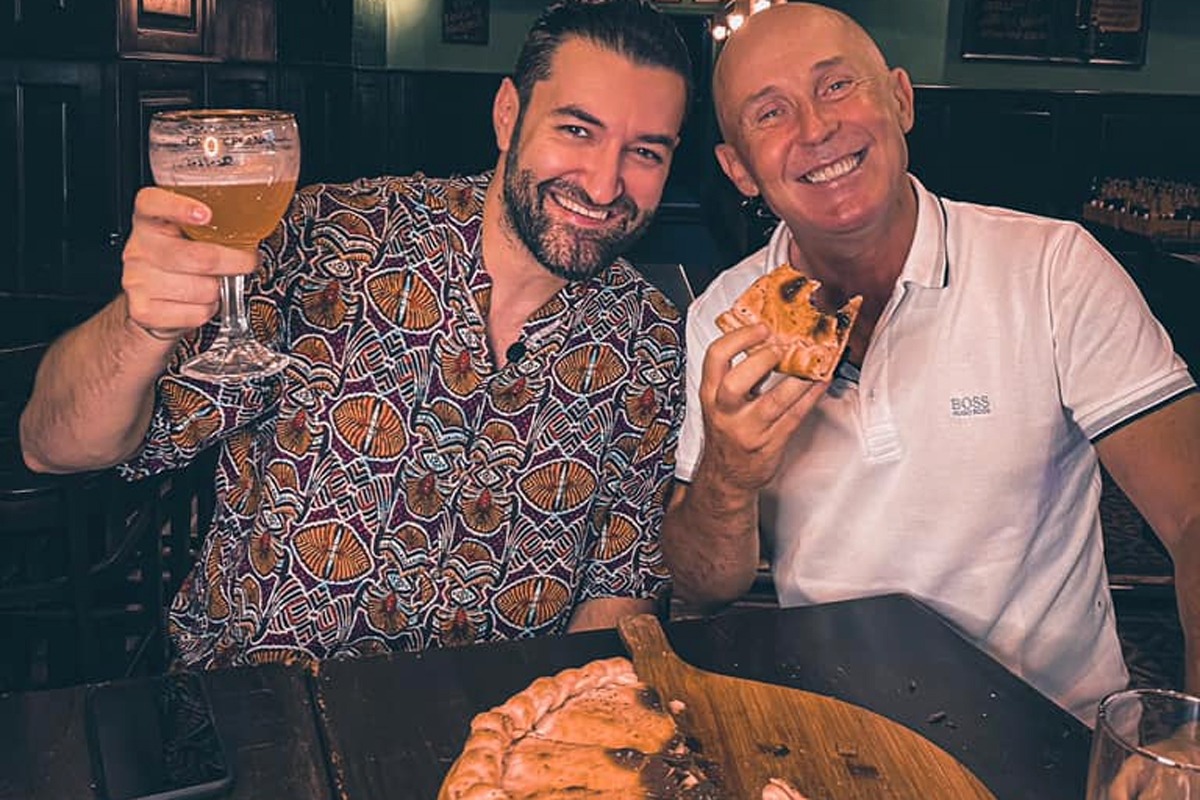 Câți lei costă o pizza în pub-ul lui Mugur Mihăescu din Centrul Vechi