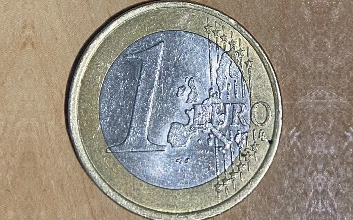 Români, aveți așa ceva acasă? Moneda de 1 euro din anul 2000, care se vinde acum cu 2.700 de lei