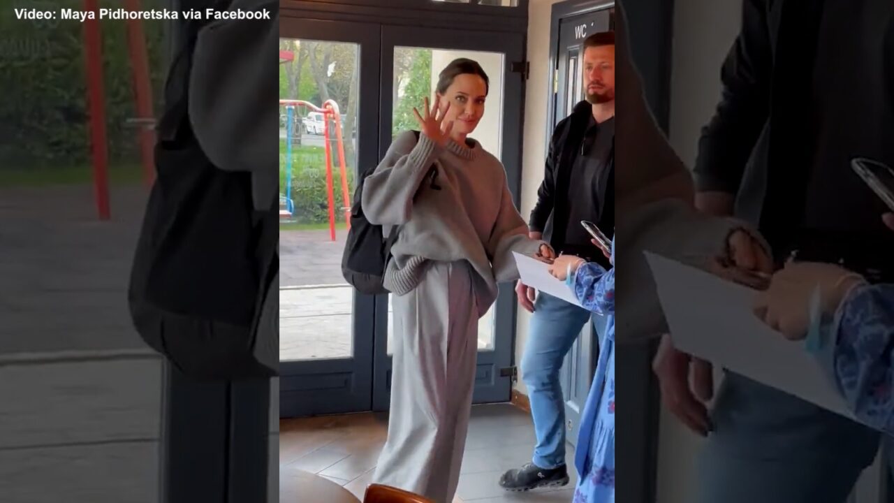 VIDEO | Anglina Jolie a ajuns în Ucraina. Acrița, emisar special al ONU, a fost văzută într-o cafenea din Liov