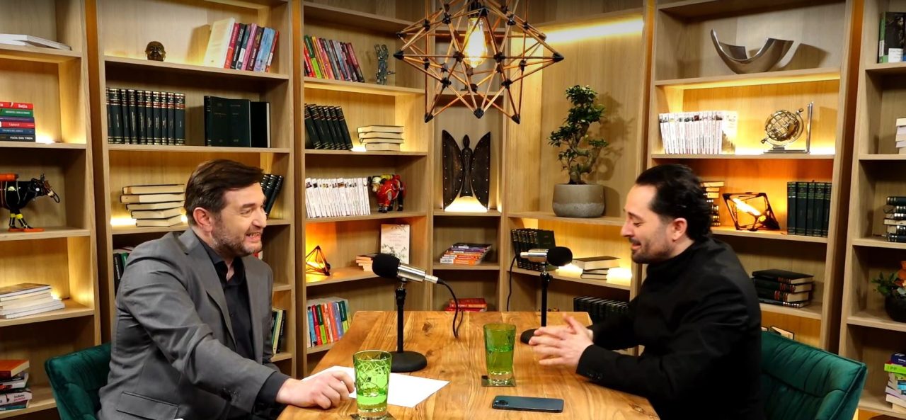 VIDEO | Dirijorul Daniel Jinga, directorul Operei Naționale București: „N-aș cânta manele cu o orchestră simfonică, nu simt asta”