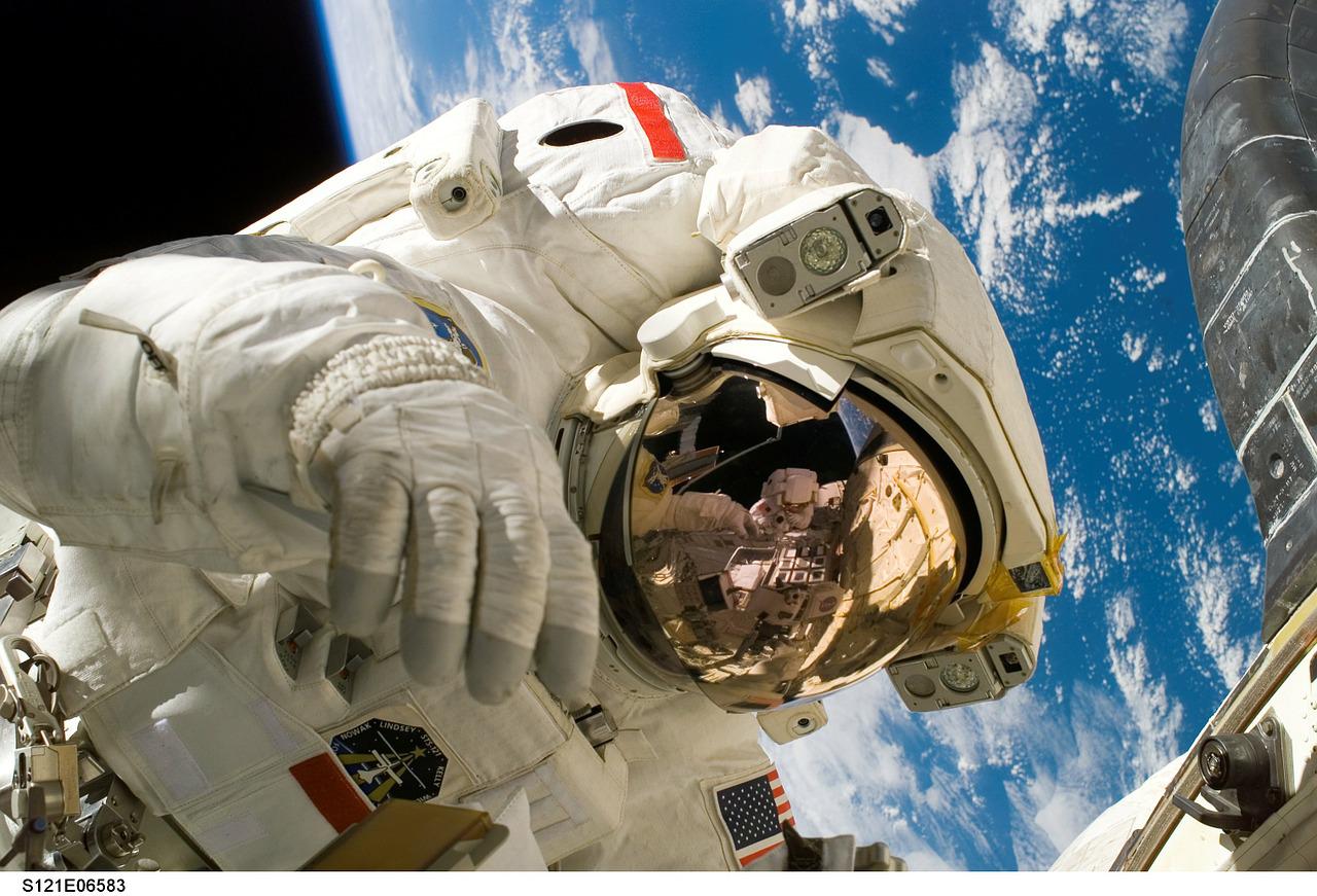 Celebru ASTRONAUT, mort într-un teribil accident aviatic/În 1968, cu „Apollo 8”, a surprins imaginea emblematică „Earthrise”