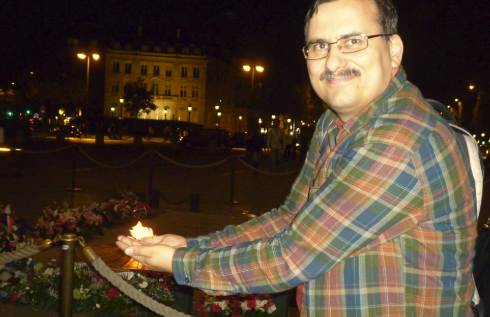 Jandarmeria Română: Bogdan Drăghici și-a dat foc în momentul în care salvatorii au vrut să-l scoată din mașină