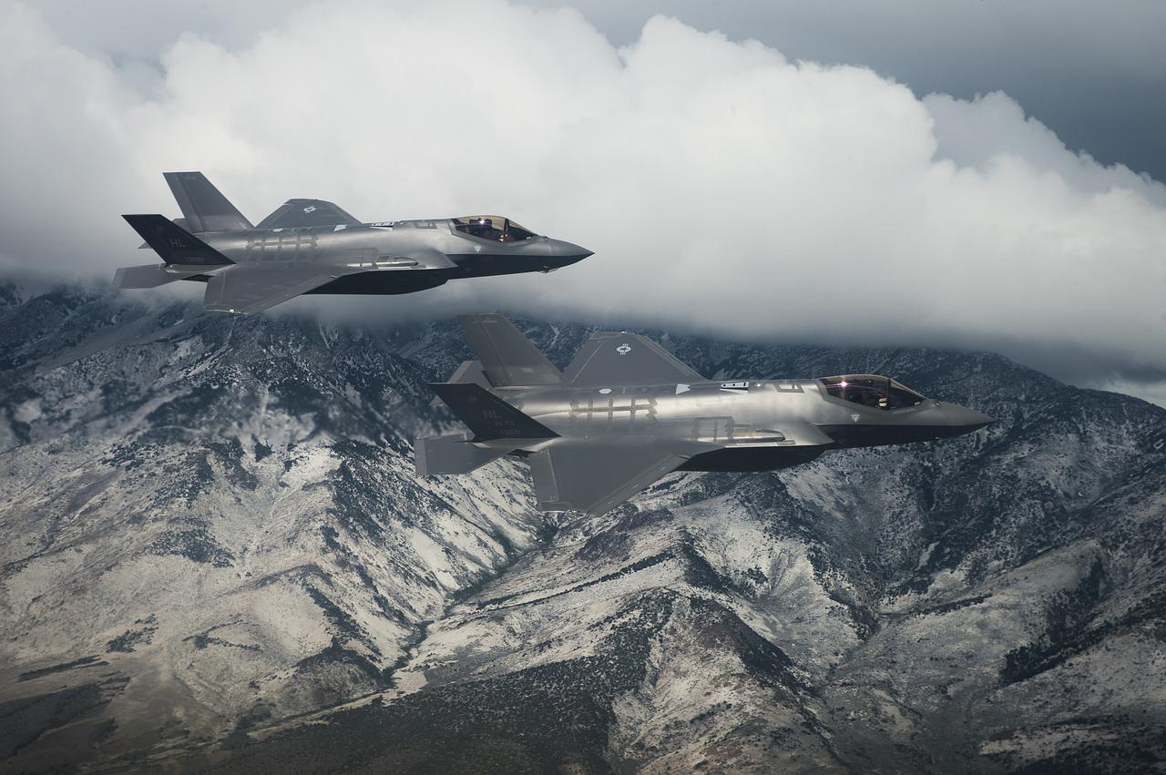 NATO a ridicat avioane de luptă de mai multe ori în această săptămână pentru a intercepta avioane rusești în apropierea spațiului aerian al alianței