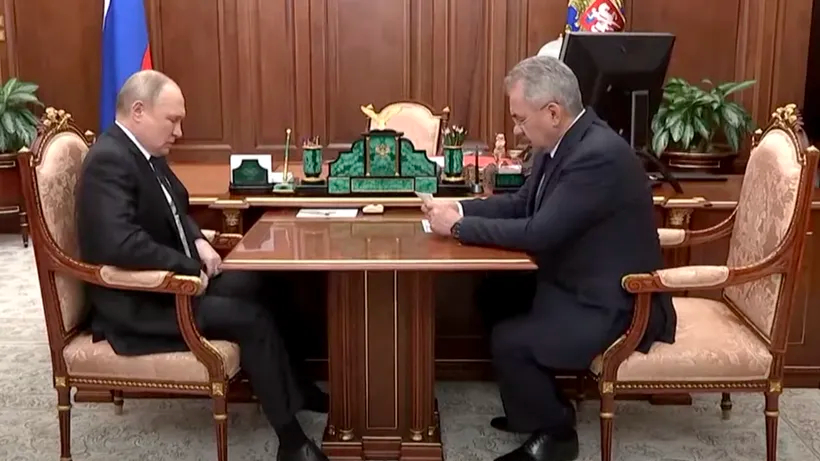 VIDEO | Putin, în stare gravă? Detaliul care îl trădează pe liderul rus: „Nu arată deloc bine” Ce s-a întâmplat la întâlnirea cu Șoigu
