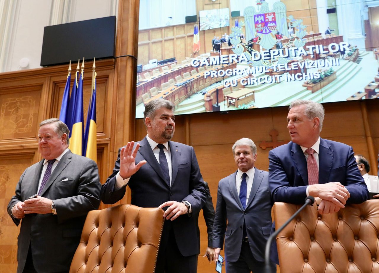 FOTO | Kevin McCarthy, liderul minorității republicane din Camera Reprezentanților a SUA, întâlnire cu Marcel Ciolacu. „Demonstrează unitatea transatlantică impecabilă în fața agresiunii Rusiei”