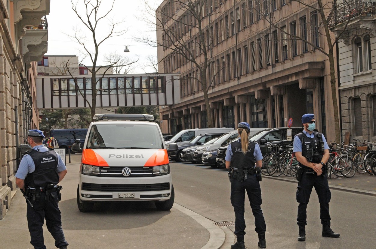 Microbuz românesc, BLOCAT în Germania de polițiști, din cauza șoferului. Pasagerii au fost lăsați în drum, cu tot cu bagaje