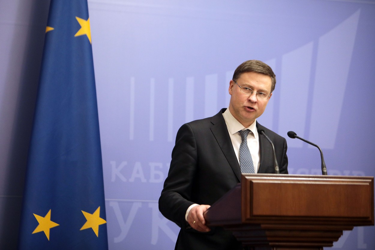 Comisia Europeană propune suspendarea tuturor taxelor pentru importurile din Ucraina