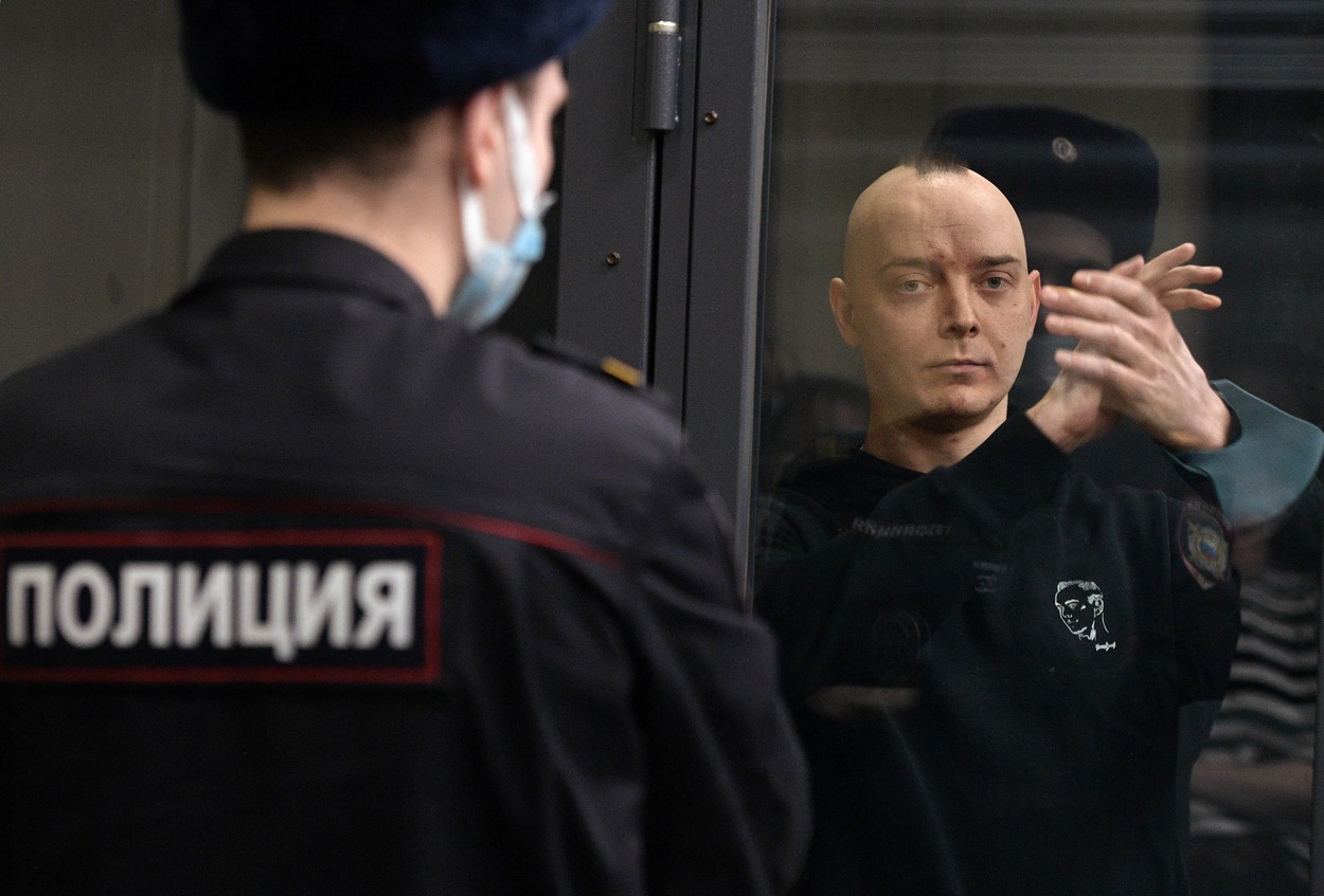 A început procesul fostului jurnalist rus Ivan Safronov, judecat pentru ”trădare de stat”: ”Repet și voi repeta, nu sunt vinovat”
