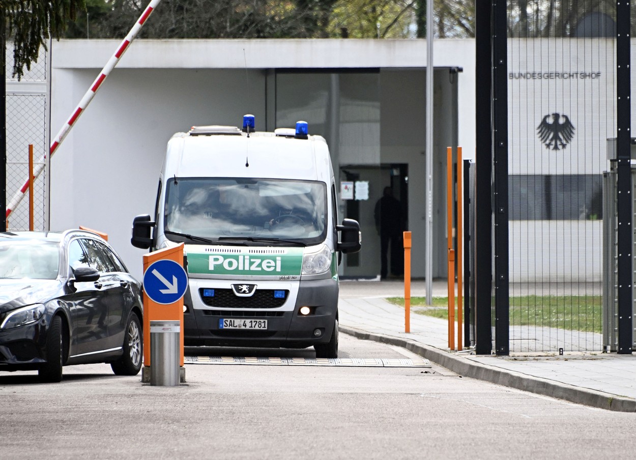 Bărbat arestat în Germania după ce a zgâriat 260 de mașini scumpe. Cum și-a motivat gestul