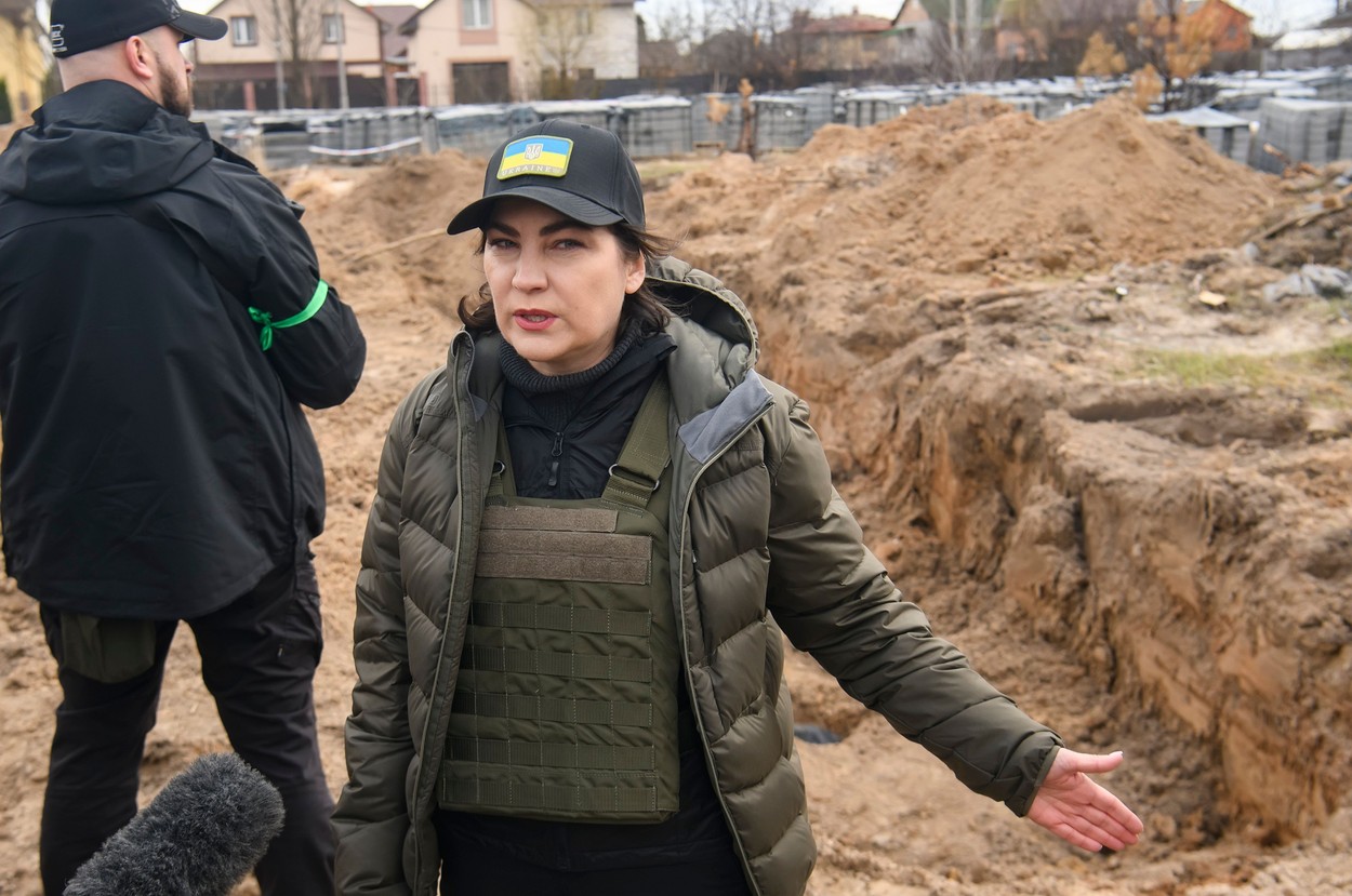 Ucraina îi vânează pe autorii atrocităților de la Bucha. Procurorul general: ”Au fost identificați 10 militari ruși acuzați de crime de război”
