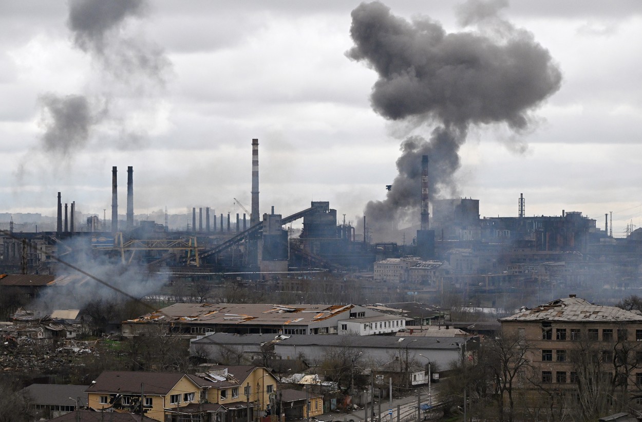 Rusia invadează Ucraina, ziua 56: Oficial european, sub protecția anonimatului: Mariupol ar putea cădea complet în mâinile forțelor ruse în câteva zile/ Rusia oferă miercuri un armistițiu orașului port de la Marea Neagră/ Fabrica Azovstal, distrusă aproape în întregime de bombardamente