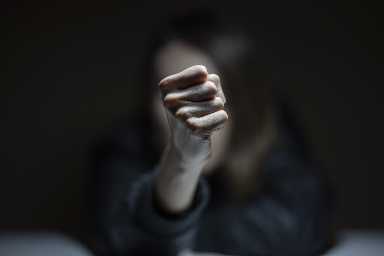 Un primar a murit după ce a fost bătut de un viceprimar și un consilier local. Poliția a deschis o anchetă