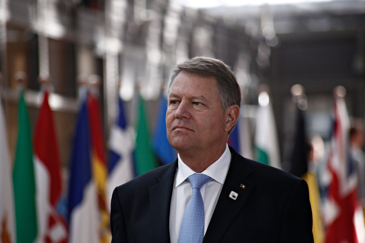 Klaus Iohannis, mesaj de Paștele catolic și de Floriile ortodoxe: „Să nu îi uităm, în această perioadă, pe semenii noștri greu încercați din Ucraina”