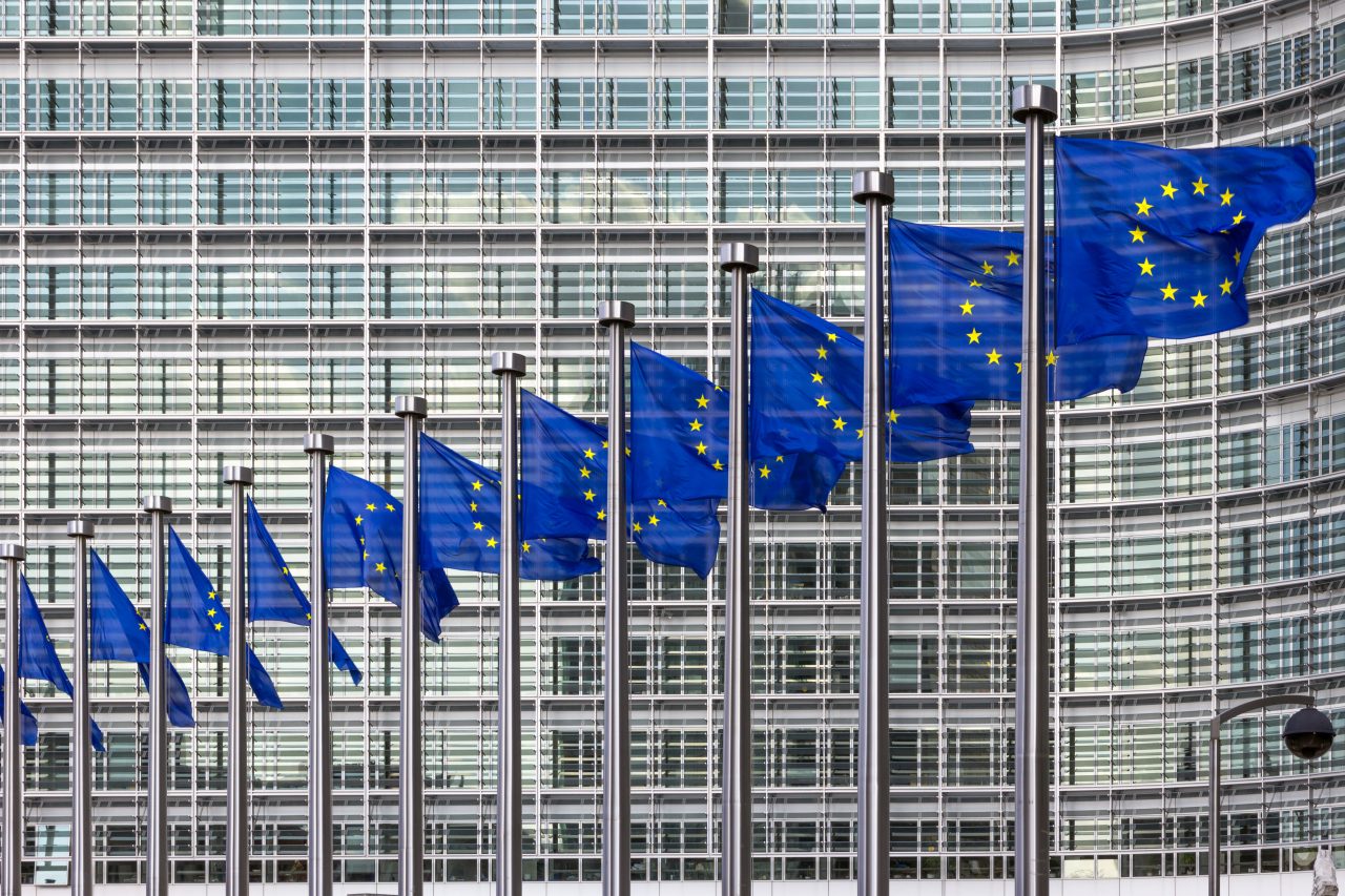 Comisia Europeană: Companiile ale căror contracte pentru gaze cu Rusia prevăd plata în euro sau dolari nu ar trebui să se conformeze și să plătească în ruble