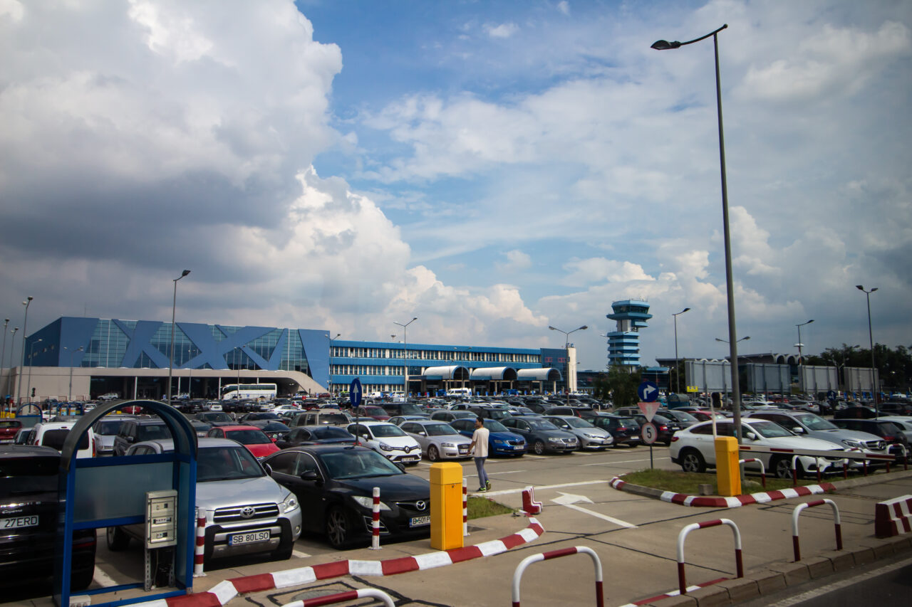 Alertă pe Aeroportul Otopeni după o amenințare cu bombă. Pasagerii unei aeronave au fost evacuați