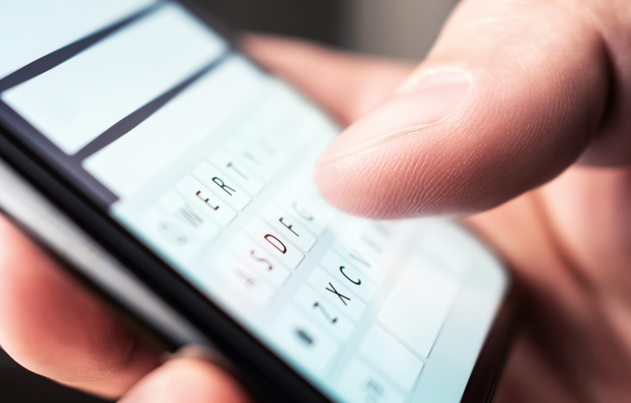 Atac cibernetic de proporții în România, prin intermediul unor SMS-uri. Ce ne recomandă autoritățile