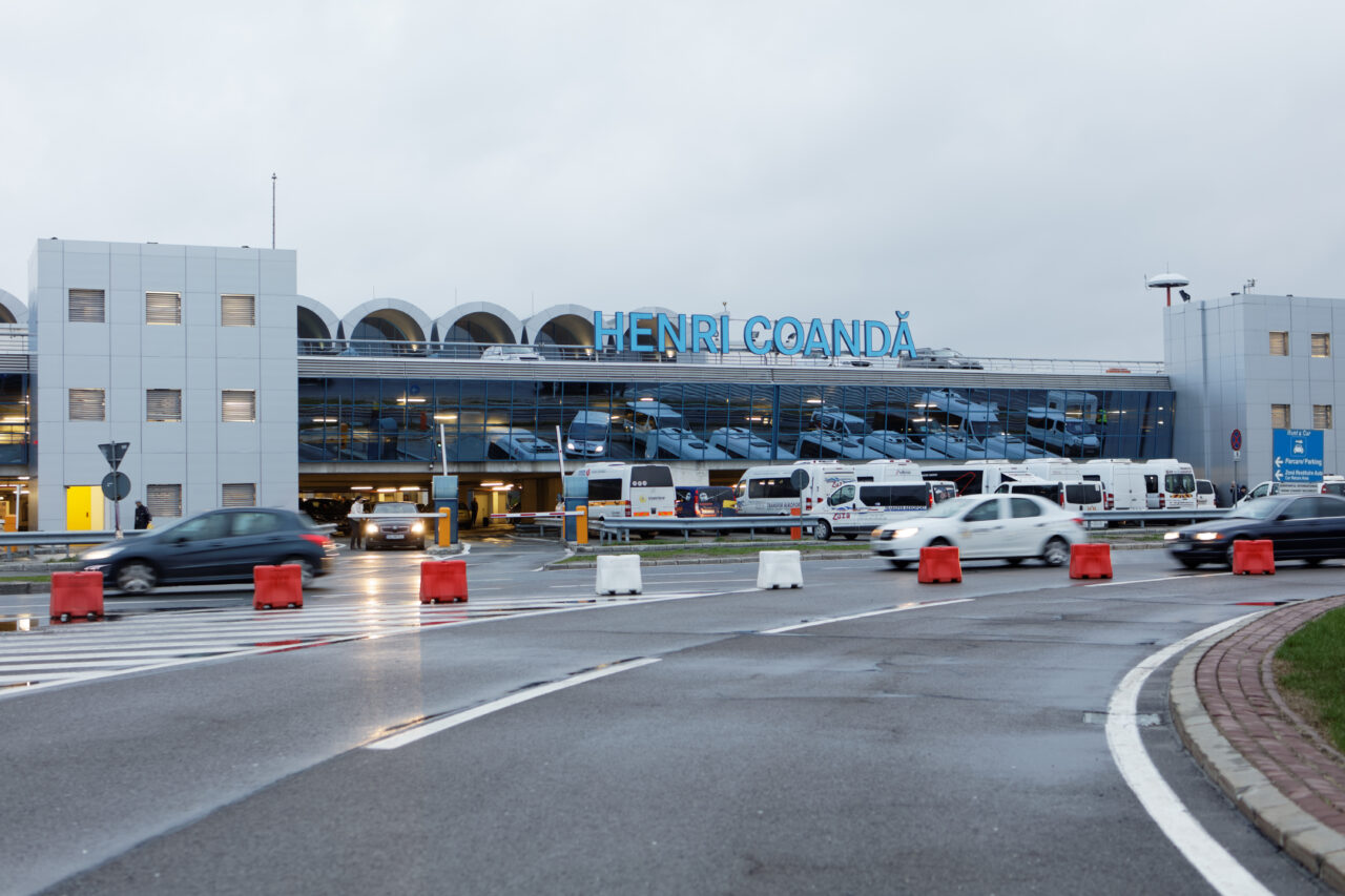 8 ȘTIRI DE LA ORA 8. Alertă cu bombă la Aeroportul Henri Coandă
