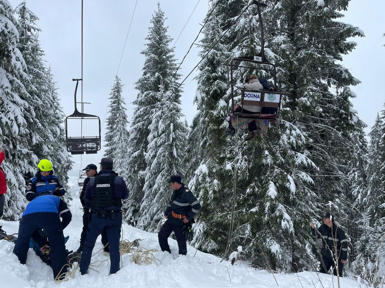 50 de turiști au rămas blocați în telescaunul din stațiunea Vatra Dornei. Este al doilea incident de acest fel, în ultimele două săptămâni