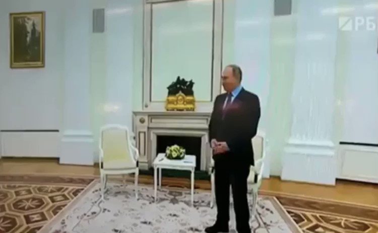 VIDEO| Noi imagini șocante cu Vladimir Putin. Președintele rus, filmat în timp ce ”tremură incontrolabil”