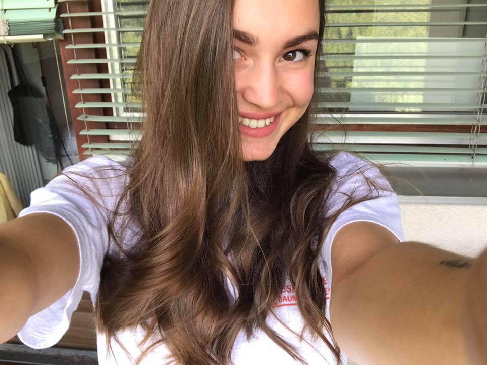 O tânără româncă a murit încercând își facă un selfie la o cascadă periculoasă din Thailanda. Ce au anunțat autoritățile