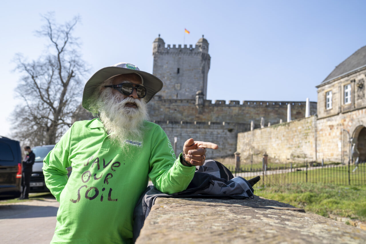 Soluția propusă de Sadhguru și de mișcarea Salvează Solul la problema degradării globale a terenurilor agricole – prezentată la COP15
