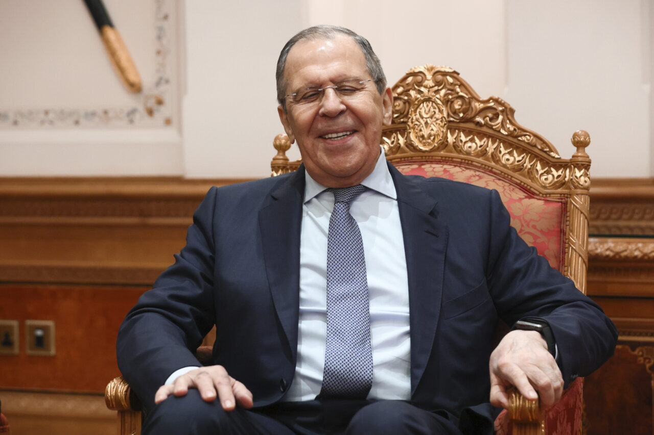 Șeful diplomației de la Moscova și-a rugat „prietenii africani” să ceară Occidentului anularea sancțiunilor impuse Rusiei
