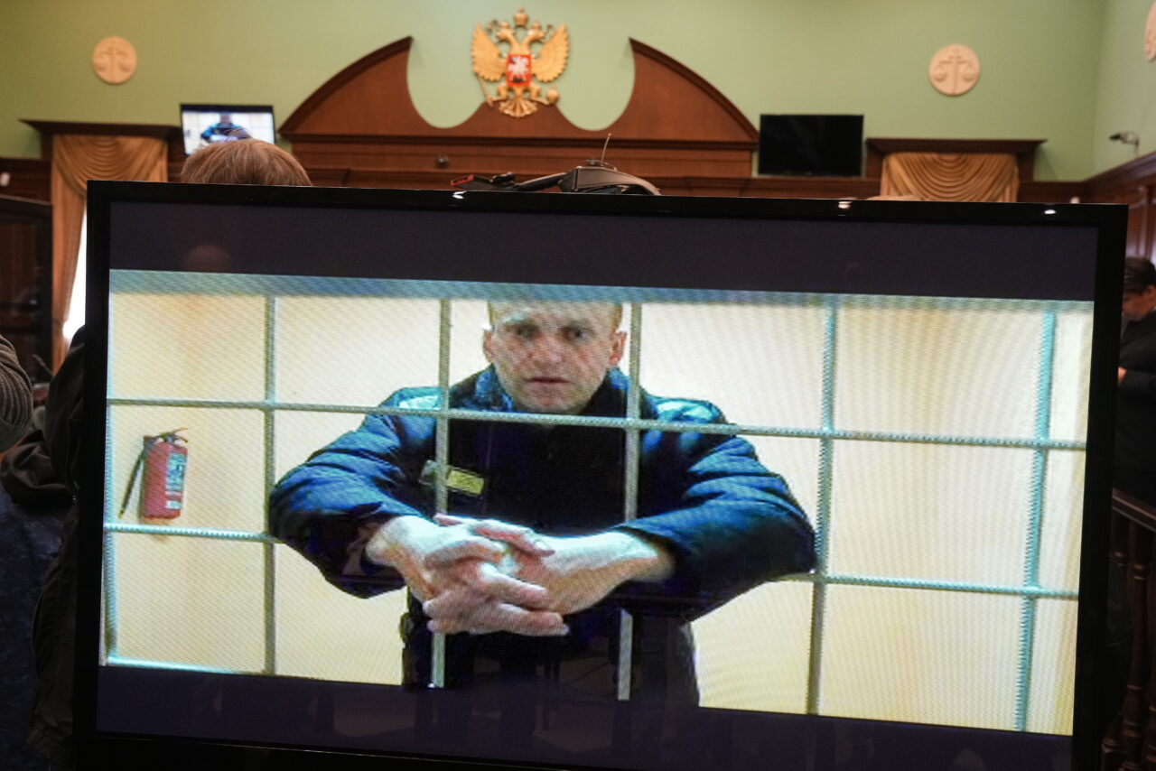 Alexei Navalnîi, atac dur din spatele gratiilor la adresa lui Vladimir Putin: „Nebunul și-a înfipt ghearele în Ucraina și nu știu ce vrea să facă cu ea. Acest război a fost construit cu minciuni”