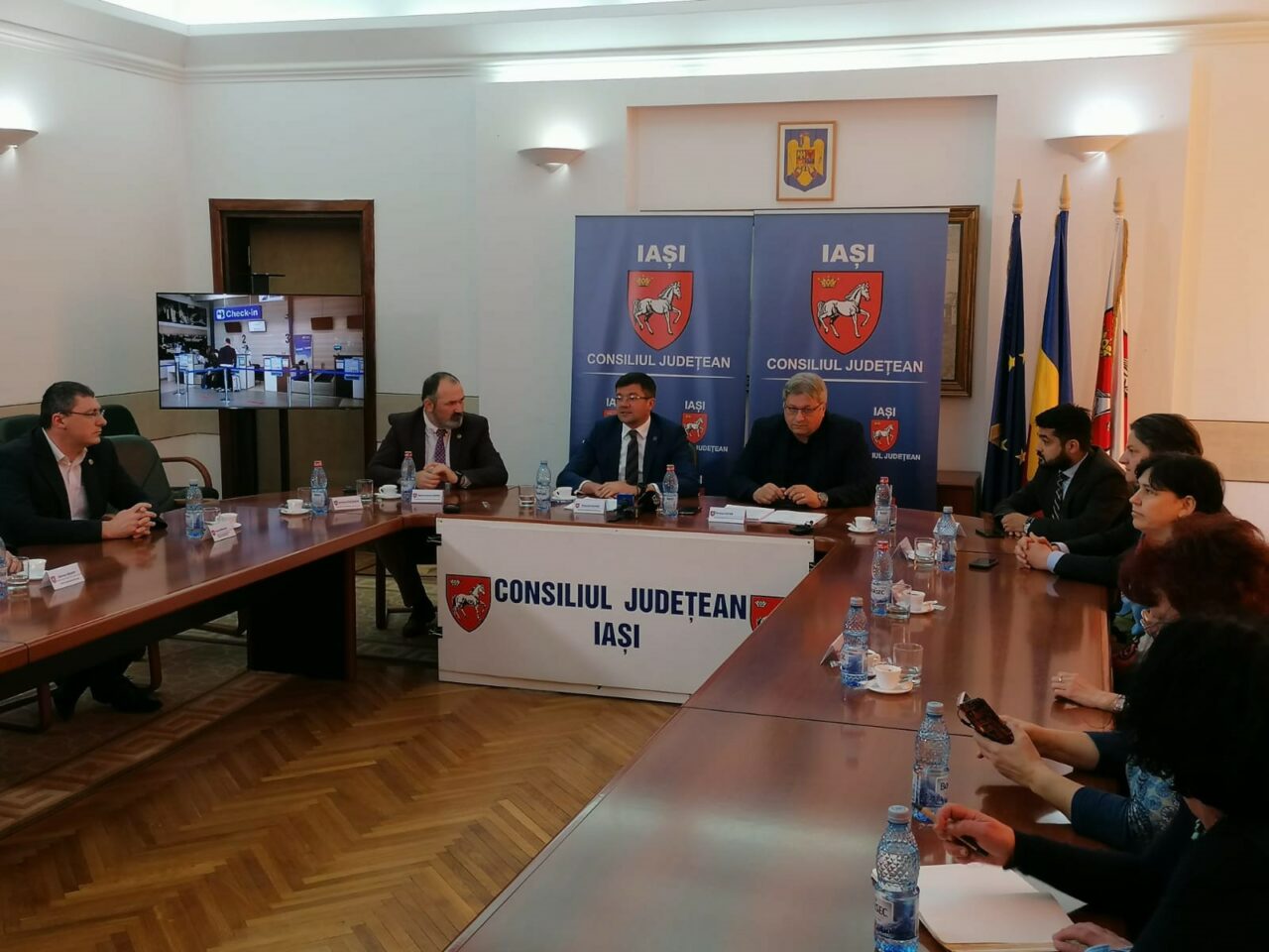 Aeroportul din Iași va fi extins cu fonduri europene. Investiția este de 72 milioane de euro. „Construirea noului terminal T4 va da o altă față județului nostru”