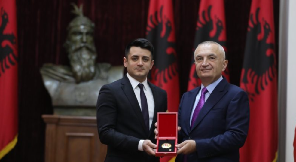 Deputatul Bogdan-Alin Stoica, decorat de Președintele Albaniei cu ”Ordinul Drapelului” în grad de cavaler