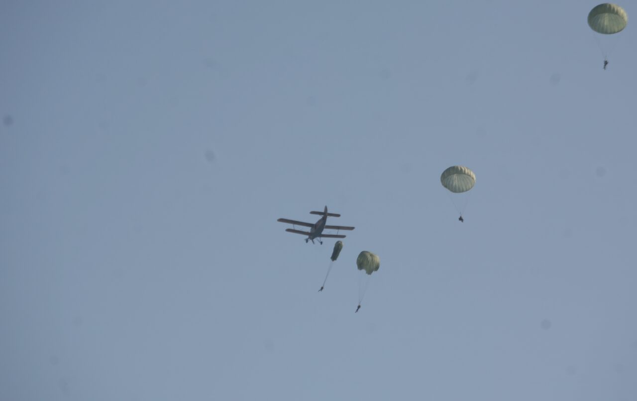 Un parașutist militar a murit în timpul unui exercițiu la Aerodromul din Boboc