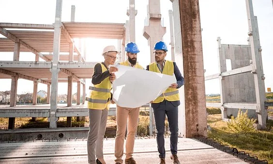 Salarii de peste 10.000 de lei, în România. Cât câștigă un muncitor în construcții, un arhitect și un inginer, în 2022