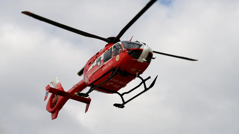 Un băiat de 12 ani s-a electrocutat în staţia CFR Feteşti. Transportat la spital cu un elicopter SMURD