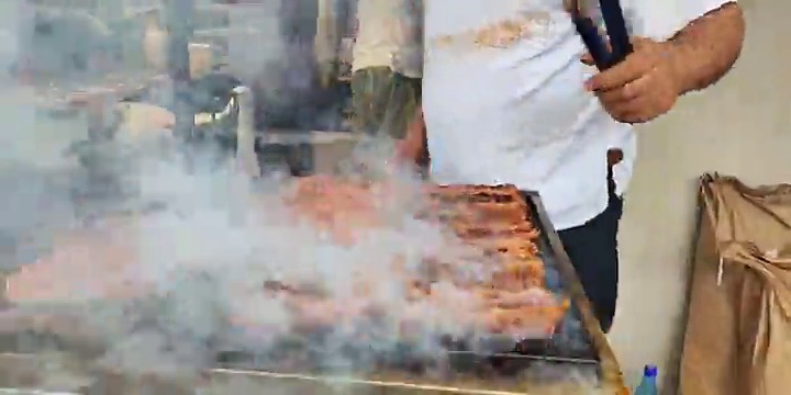VIDEO | Nu e 1 Mai dacă nu e coadă la „La Gil”. Care este secretul micilor de la celebrul restaurant din nordul Bucureștiului