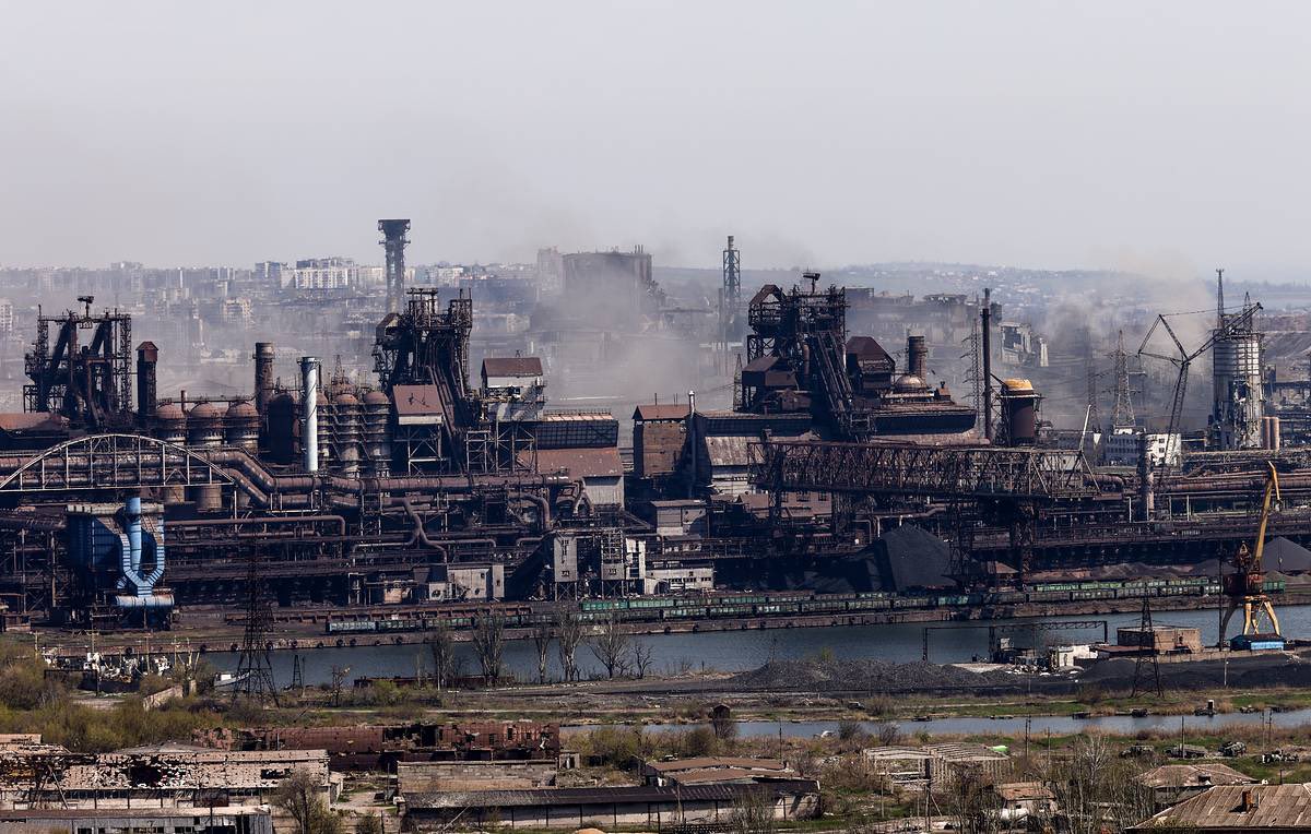 Familiile luptătorilor de la Azovstal fac apel la președintele turc „sa fie eroul” care să inițieze o procedură de extracție la uzina bombardată de ruși