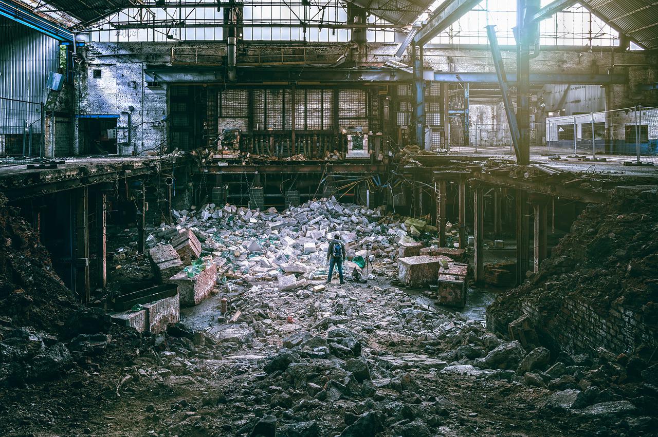 8 ȘTIRI DE LA ORA 8. Cine a „îngropat” industria românească? Secretele marilor privatizări