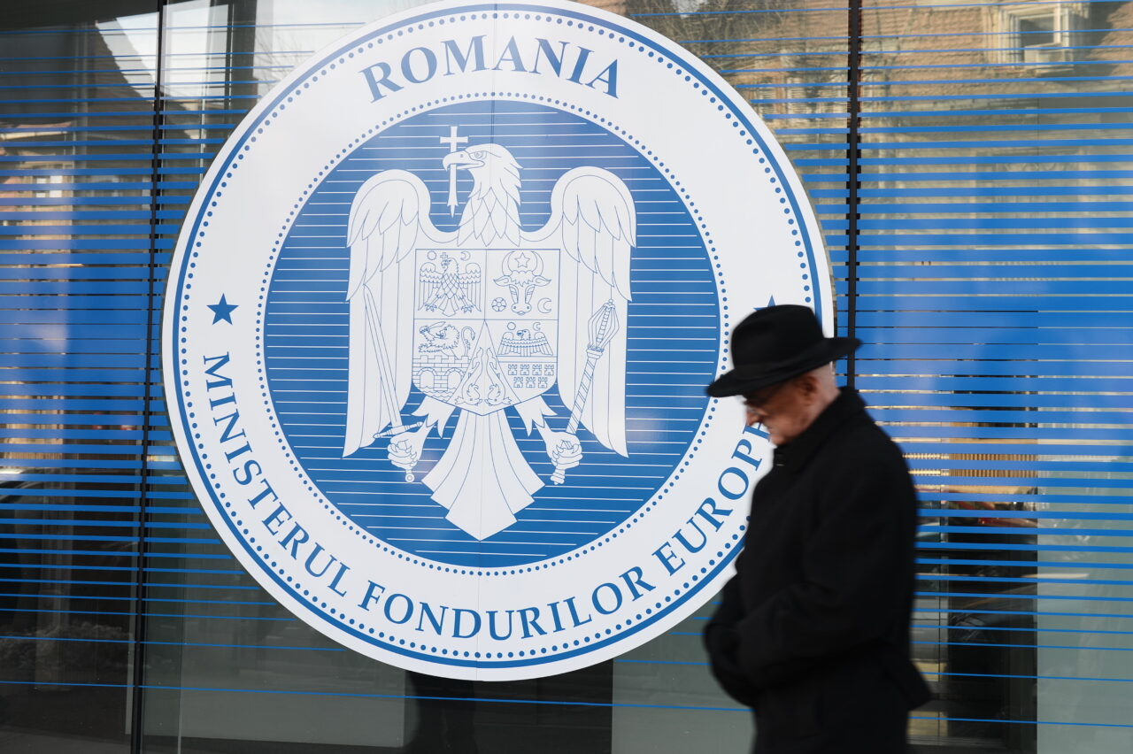 Se fac angajări la stat. Sute de posturi, scoase la concurs de Ministerul Fondurilor Europene și Ministerul Mediului