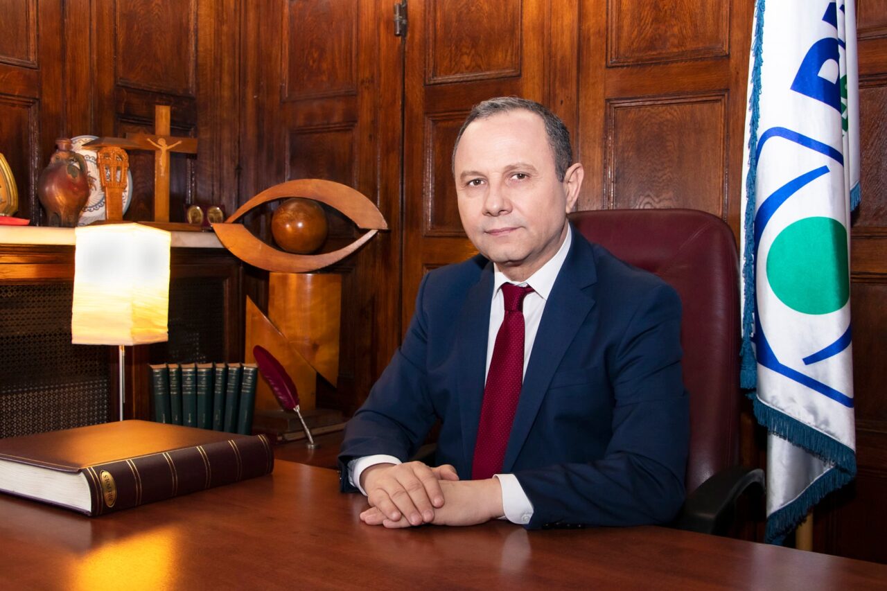 Președintele PNȚCD, reacție dură după ce a fost acuzat că a vândut ilegal o vilă din patrimoniul partidului. Aurelian Pavelescu: „Vreau despăgubiri de 500.000 de euro!”