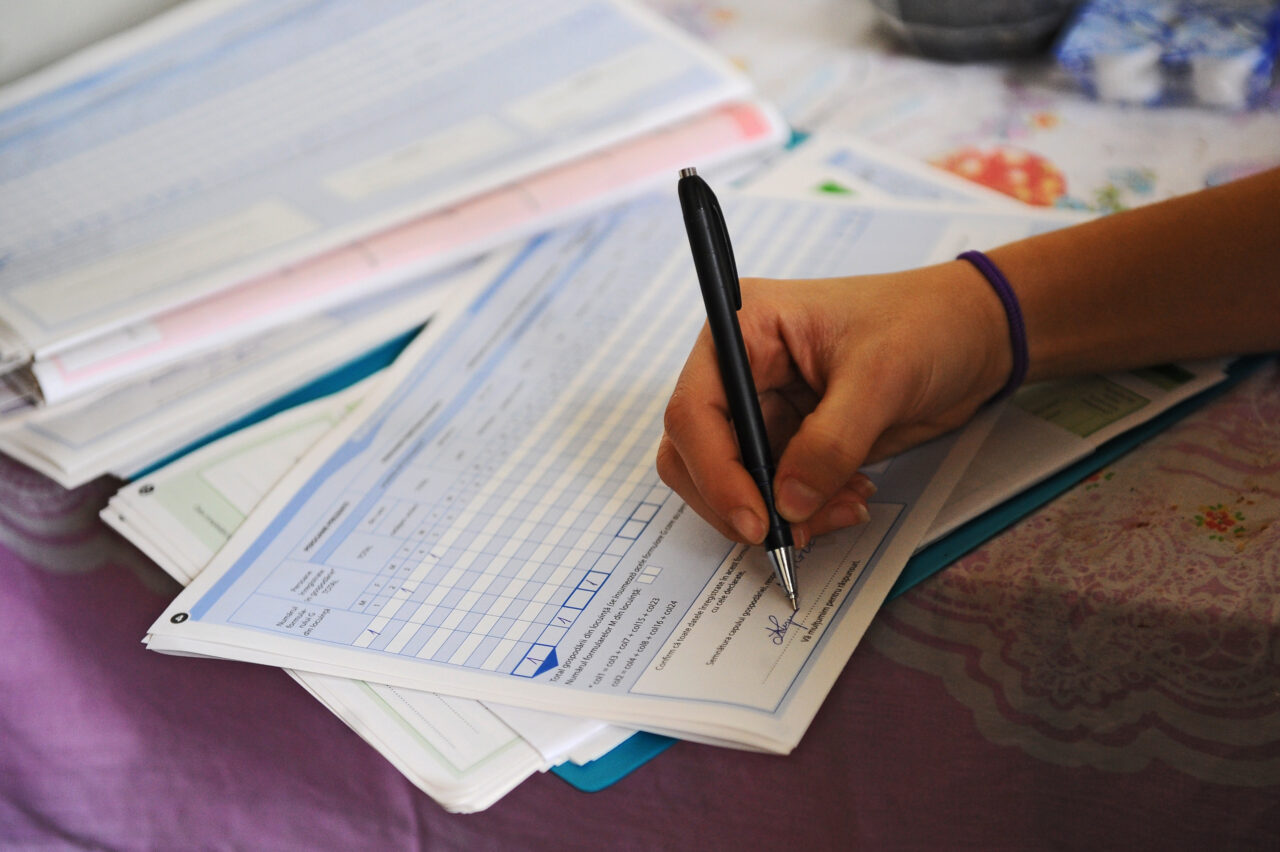 Suma uriașă pe care a câștigat-o un student ca recenzor. Un pensionar MAI și altul MApN completează topul veniturilor