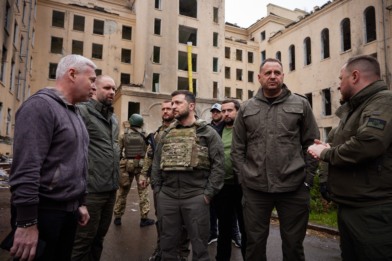 LIVE TEXT | Război în Ucraina, ziua 96: Volodimir Zelenski a mers în prima linie din Harkov, părăsind pentru prima dată Kievul / Trupele ruse intensifică bombardamentele în Severodonețk / UE încearcă din nou să ajungă la un acord privind embargoul petrolier impus Rusiei