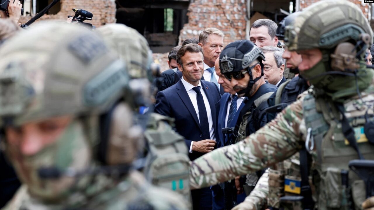 EXCLUSIV Întâlnire istorică Macron à la Zelenski. Nucleul dur al UE se află la Kiev. Fost ministru de Externe: „În condițiile în care nu există dialog, nu vorbesc decât armele. Este o ofertă făcută Federației Ruse”
