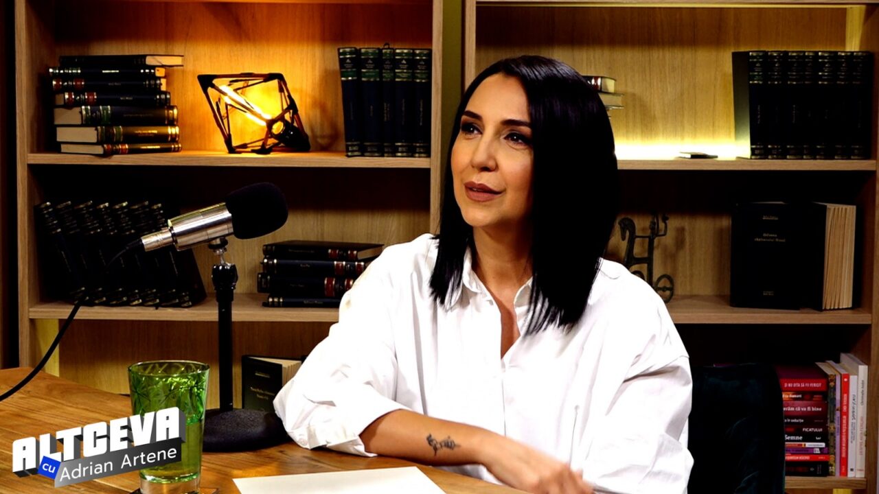 EXCLUSIV VIDEO | Emma Zeicescu, despre momentele când a plâns în direct la TV: ”Nicio școală de jurnalism nu te învață cum să gestionezi durerea ta când citești pe prompter”