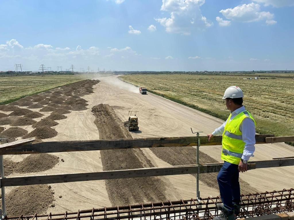 GALERIE FOTO | Cum arată acum Autostrada Bucureștiului (A0). „S-au turnat primii metri pătrați de asfalt”