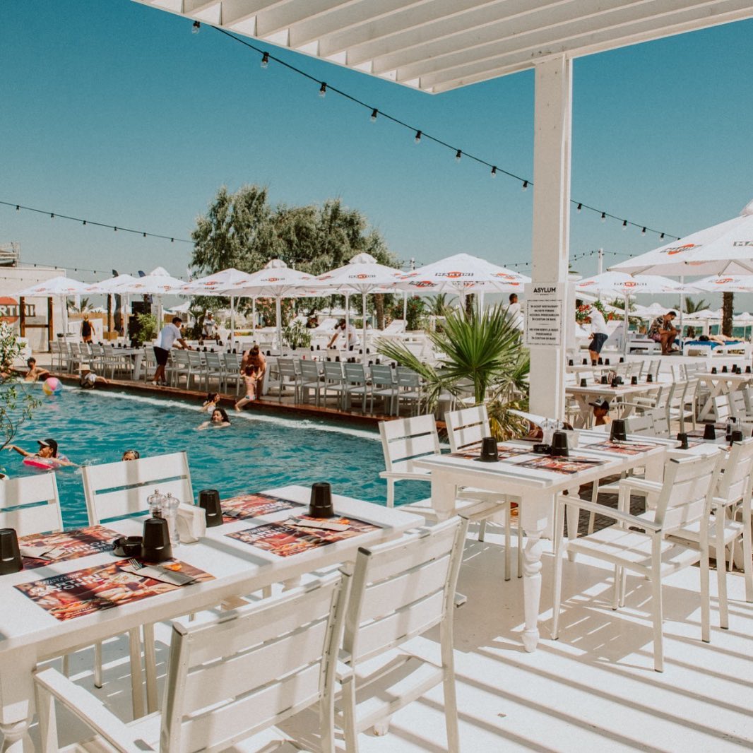 Să vezi și să nu crezi! Câți lei costă o pizza într-un restaurant din Mamaia. O bere la 330 ml este 25 de lei!