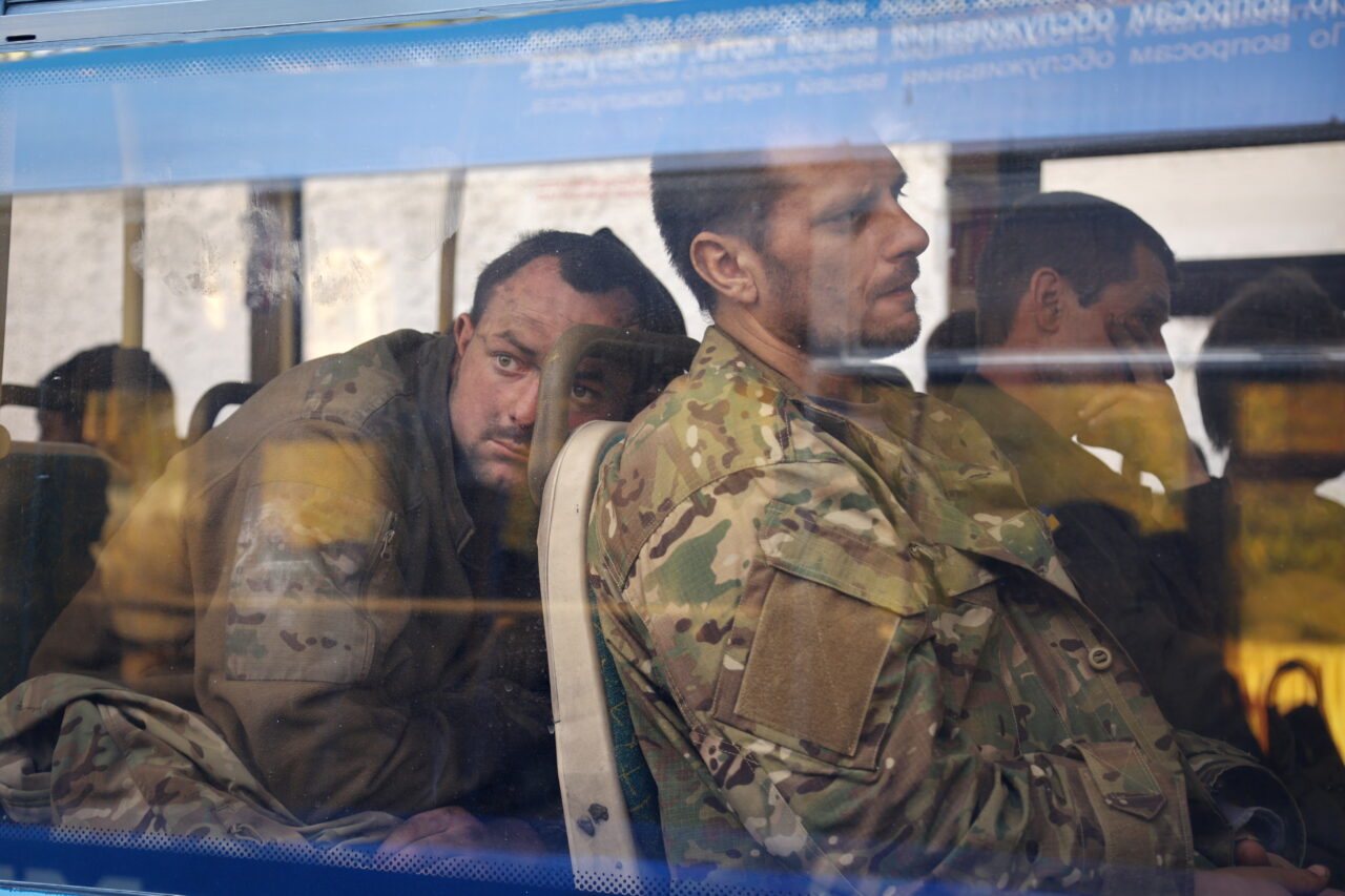 Cele trei promisiuni pe care Volodimir Zelenski le face fiecărui soldat rus care alege să se predea: „Este momentul în care decideți dacă viața voastră se va sfârși”