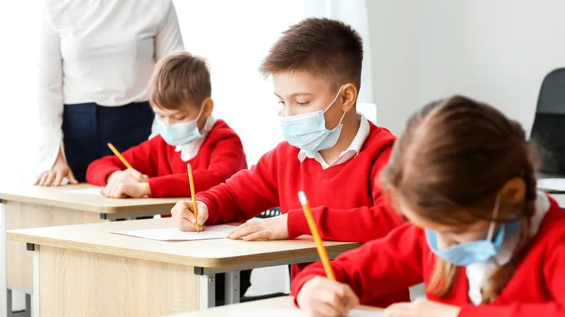 Elevii olimpici vor fi admişi la liceu fără examen. Cum se face înscrierea în clasa a-IX-a