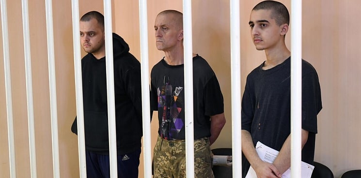 Trei voluntari care s-au alăturat forțelor ucrainene au fost condamnați la moarte de „justiția” separatiștilor proruși