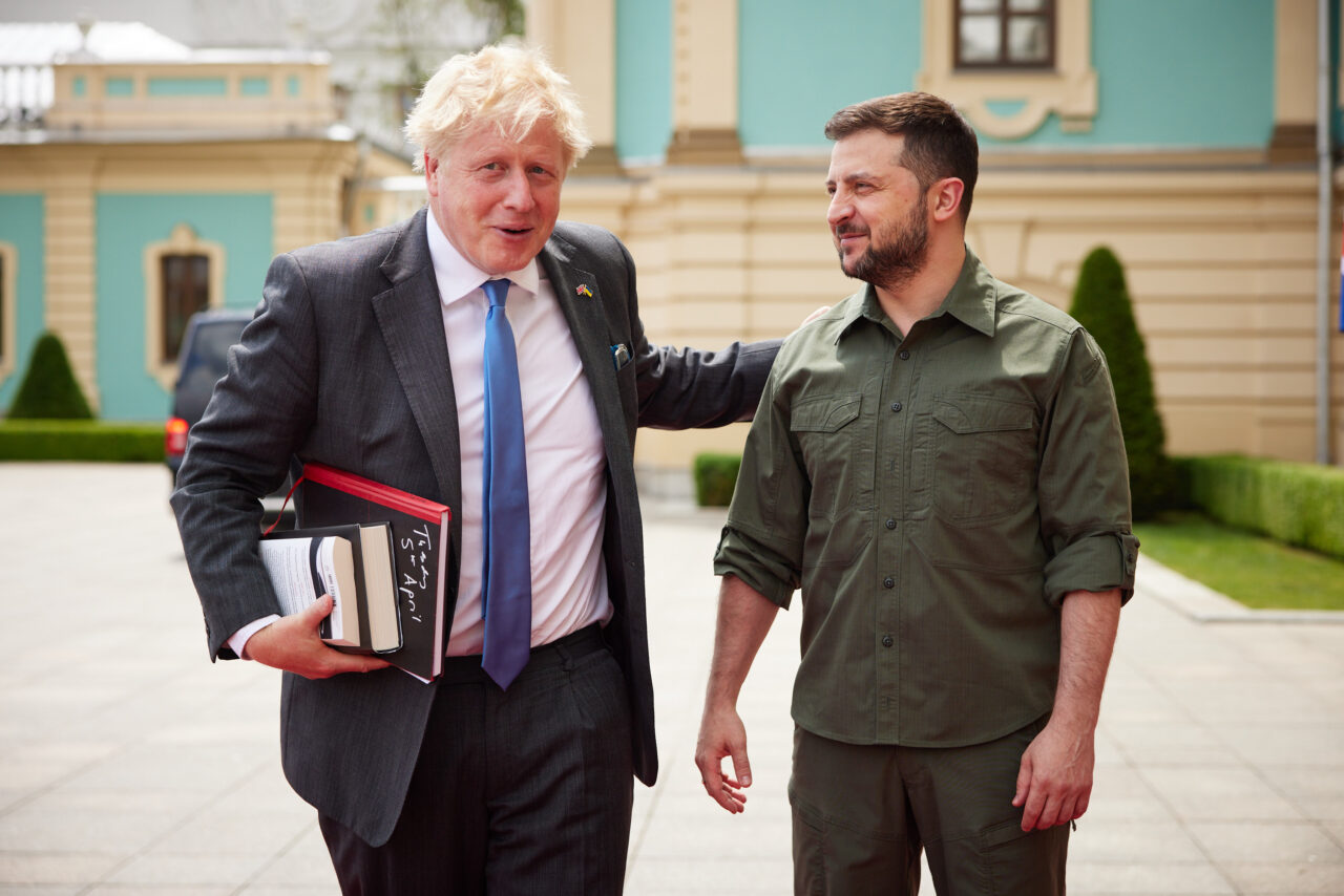 Premierul britanic Boris Johnson face a doua vizită surpriză la Kiev pentru a se întâlni cu Zelenski